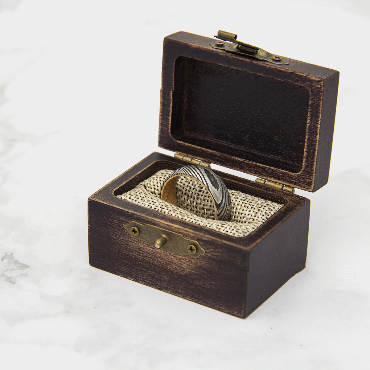 Retro ring wooden jewelry box — view 1