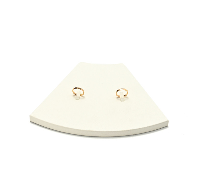 Off-White Metal Jewelry Display Set